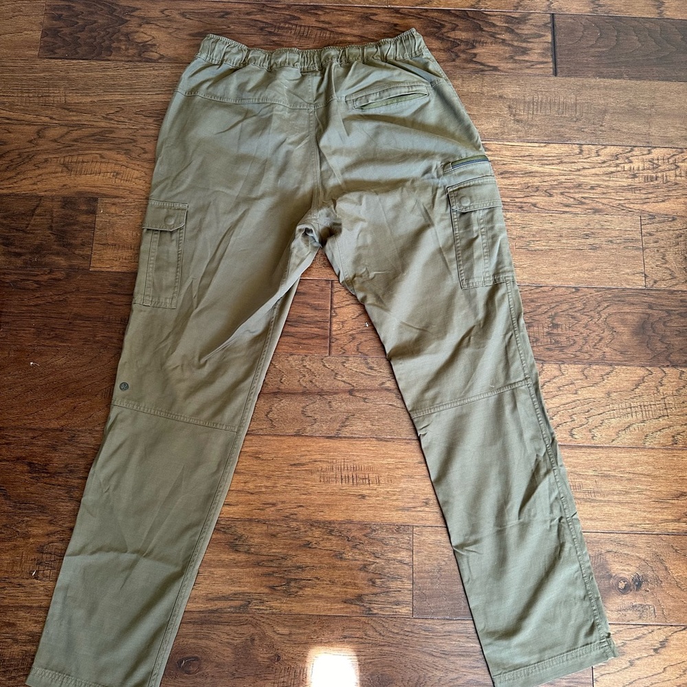 Green military pant